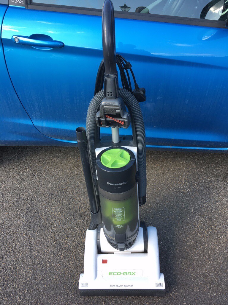 PANASONIC UPRIGHT BAGLESS VACUUM CLEANER MODEL MCUL592 c/w TOOLS in