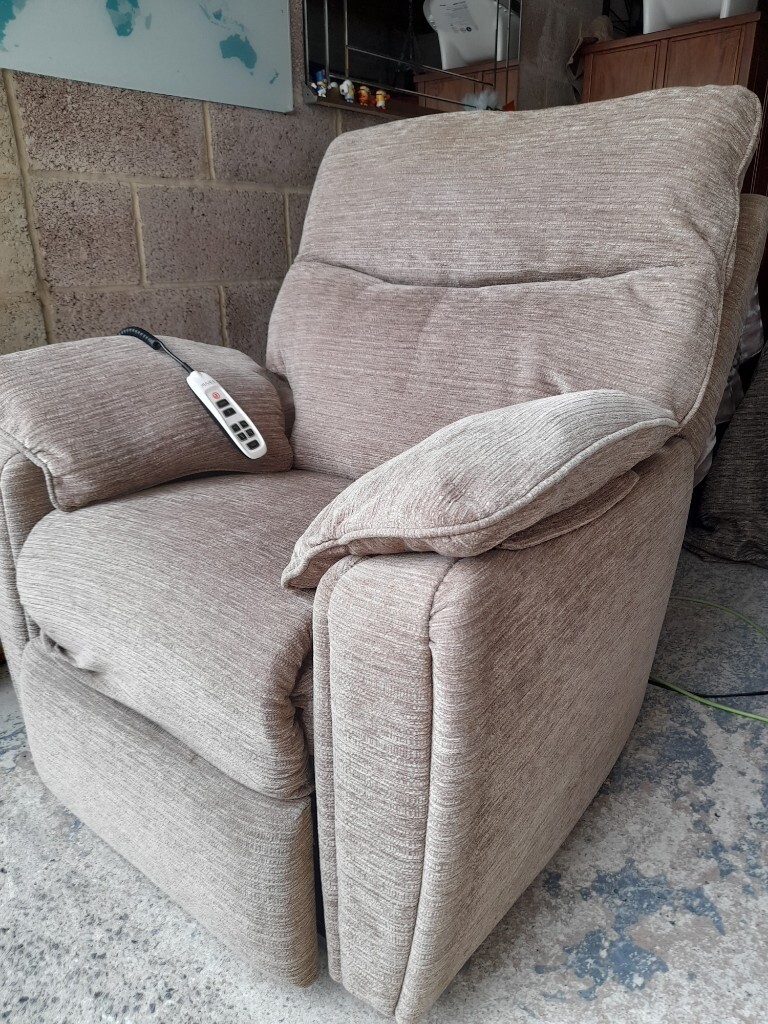 G Plan Elevate twin motor MOBILITY ELECTRIC RISER RECLINER CHAIR