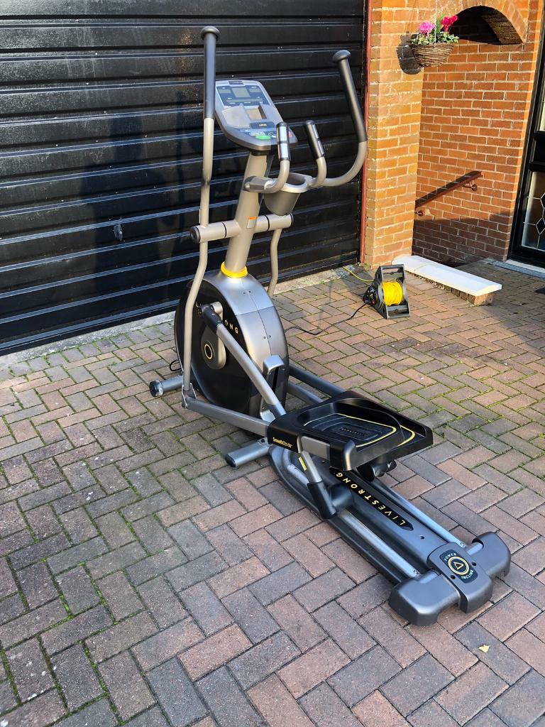Livestrong 9.9E Elliptical / Cross Trainer, adjustable incline in Dunfermline, Fife Gumtree