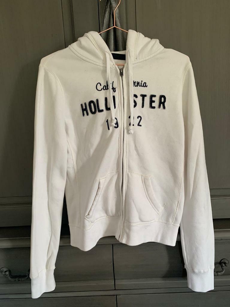 LADIES HOLLISTER ZIP UP HOODIE WHITE SIZE M VERY GOOD COND. in East