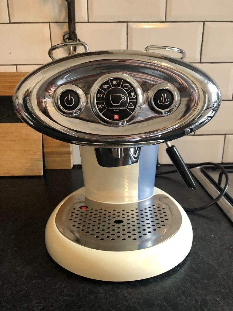 Illy Francis Francis X7.1 Espresso Coffee Machine and Milk Frother