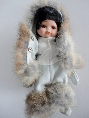 NEW Vintage The Broadway Collection Native AMERICAN INDIAN ESKIMO BABY DOLL COA!