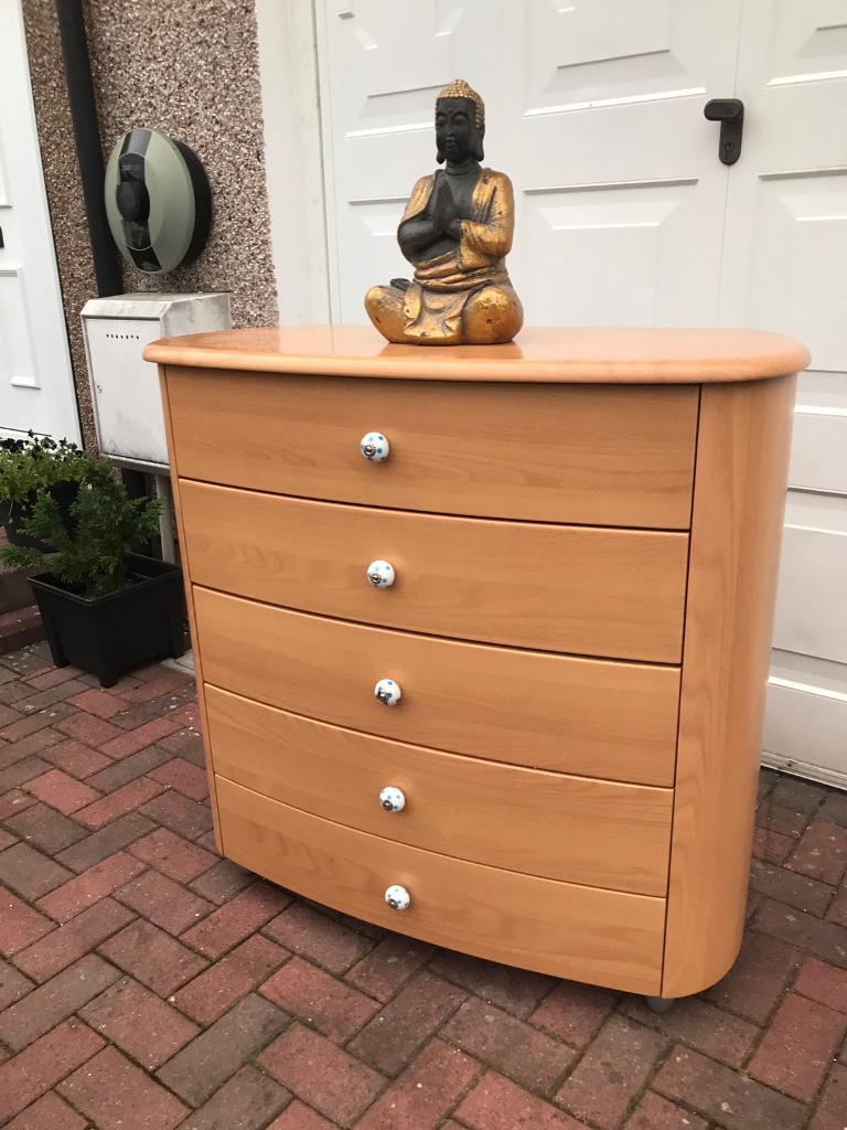 Chest of drawers/ immaculate large chest of drawers in Livingston