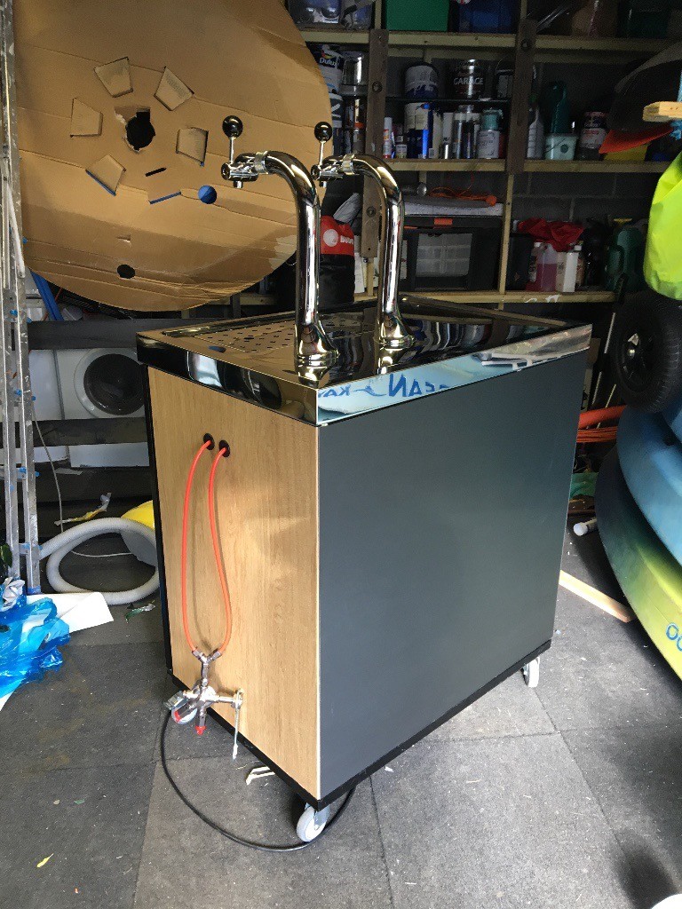 Mobile bar and Integrated Kegerator Double Taps Portable Beer