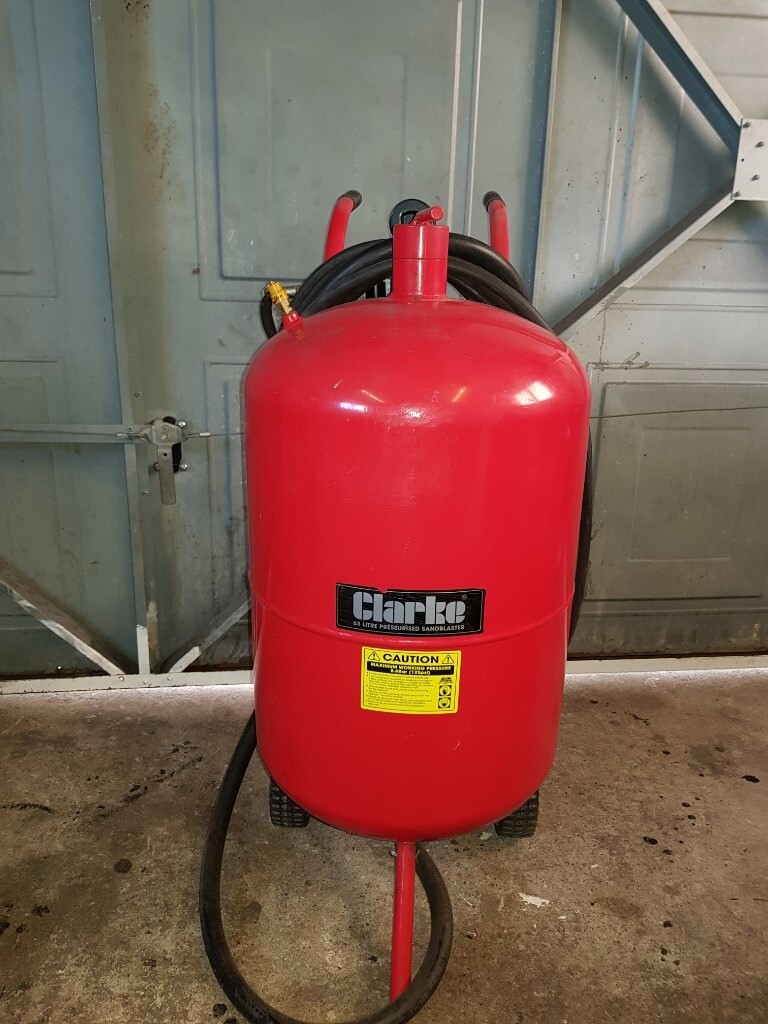 Clarke 20 Gallon sandblaster for sale. in Dundee Gumtree