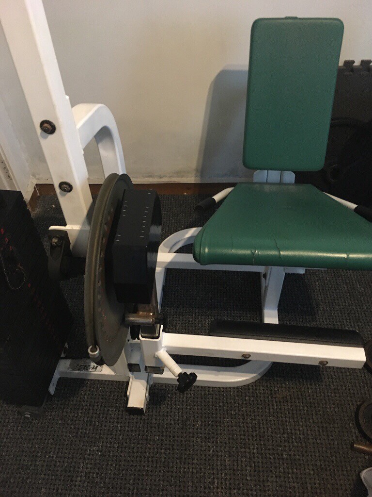 Leg extension machine in Dundee Gumtree