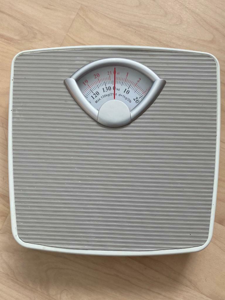 Mechanical manual weighing scale in Dundee Gumtree