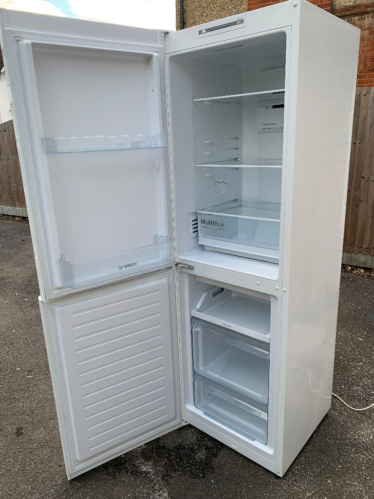 Bosch Tall Freestanding Fridge Freezer Frost free Serie 2