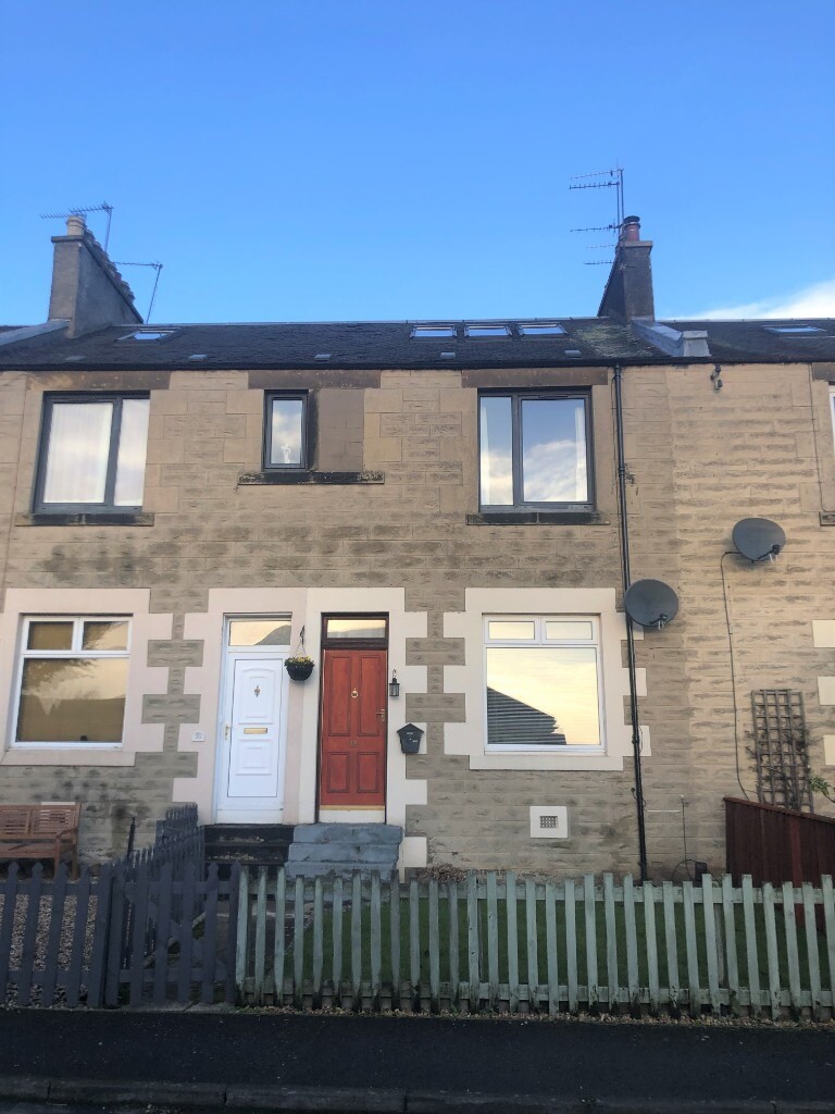 FURNISHED ONE BED FLAT ON UNION ROAD, BROXBURN in Broxburn, West