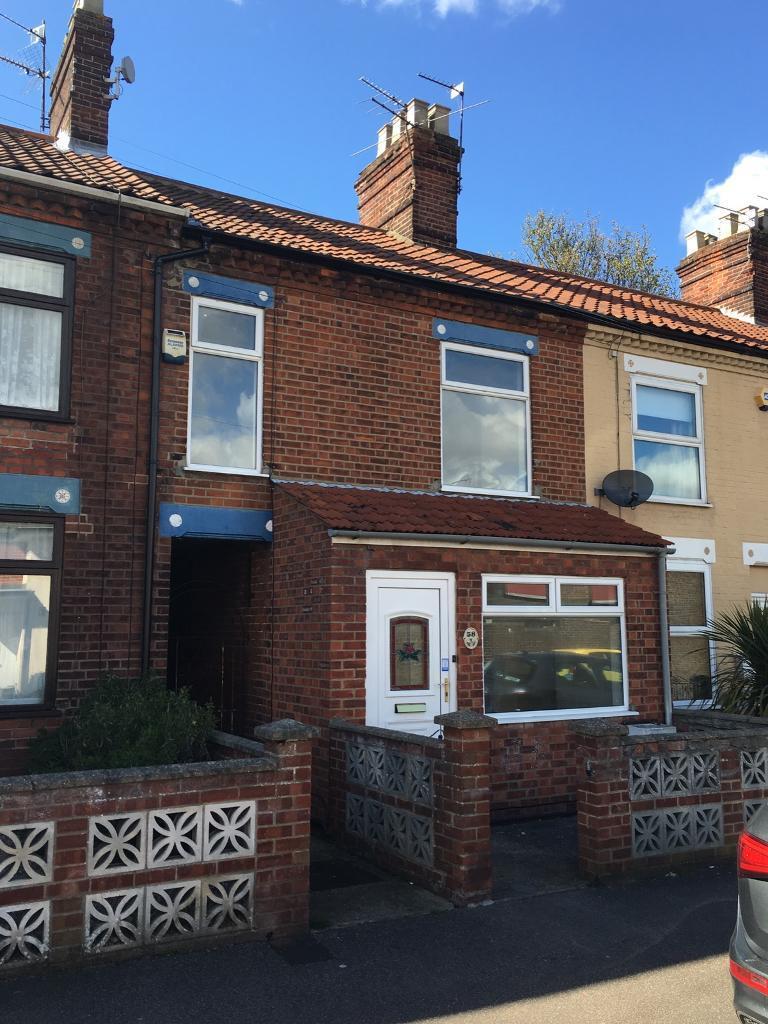 Large recently renovated 3 bed mid terrace house in NR3 