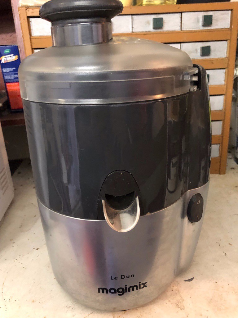Magimix Le Duo Juice Extractor Chrome/Charcoal Finish in Ealing