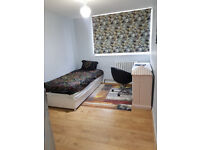 LOVELY DOUBLE BED ROOM in a family house to let at Canning Town; 1 min 2 bus stop £120 PW inclu