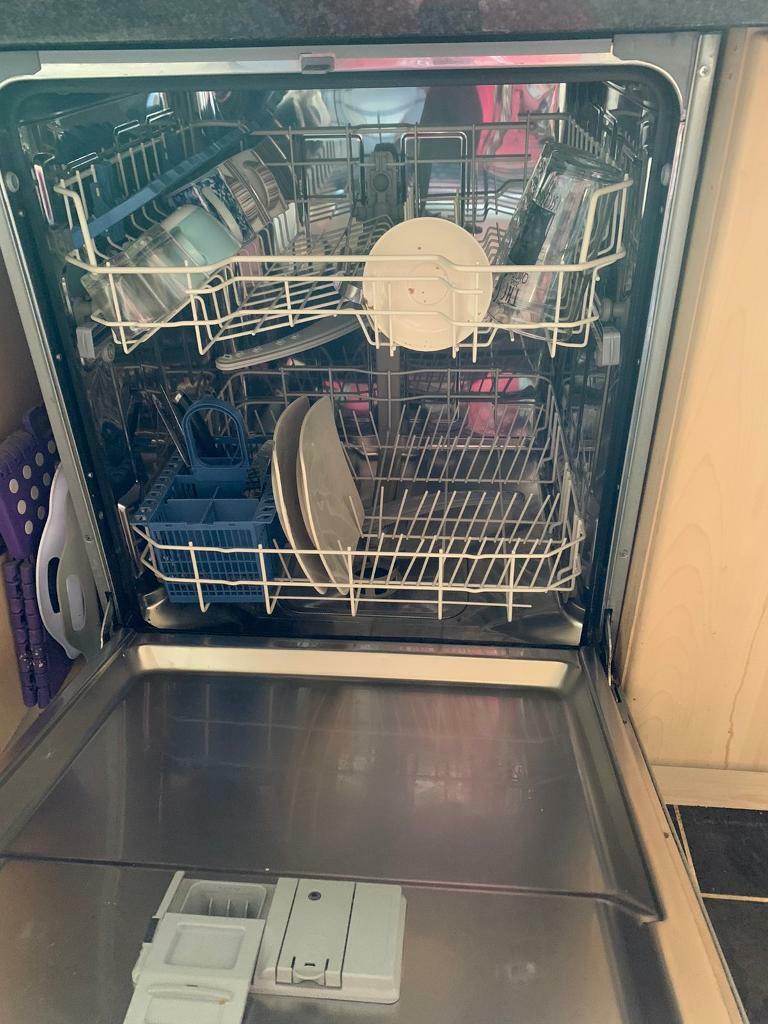 Indesit integrated dishwasher DIF04B1 in Barrow Upon Soar