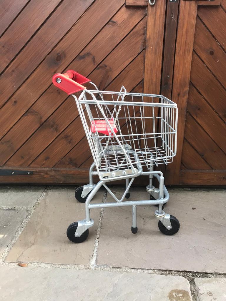 Melissa and Doug shopping trolley in