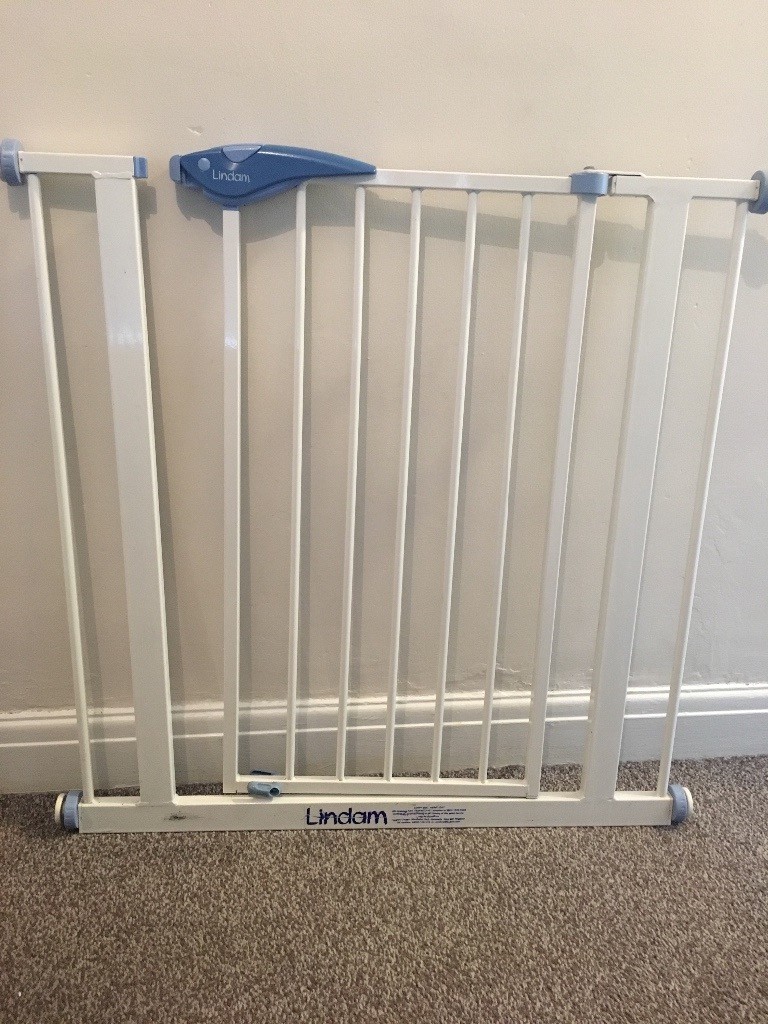 Lindam easy fit safety gate/baby gate in Cheadle, Manchester Gumtree