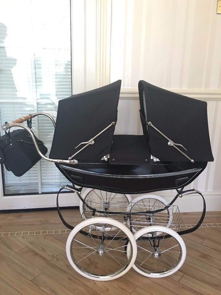 RARE Silver Cross Twin Dolls Pram Excellent Condition, comes with matching bag and blanket in