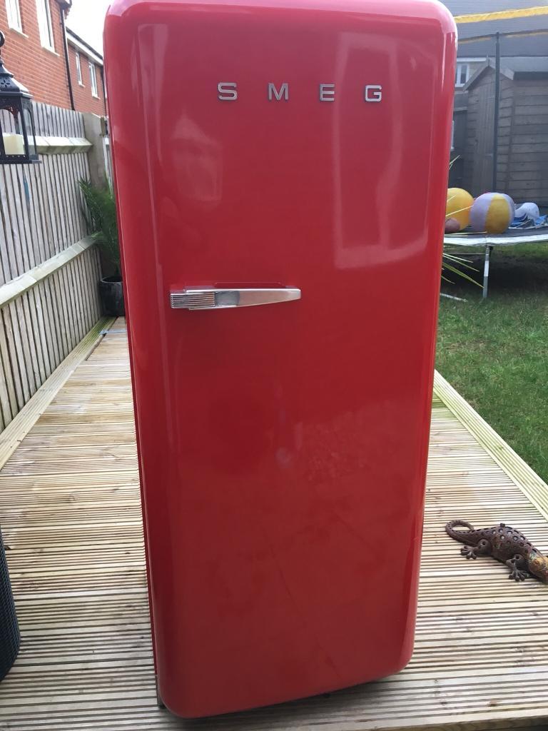 SMEG RETRO RED FRIDGE MODEL ST28STRP3 in Brockworth, Gloucestershire