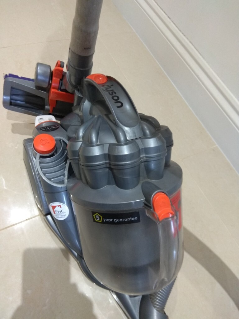 Dyson Ball Multi Floor Cylinder Vacuum Cleaner DC08 in Sutton, London