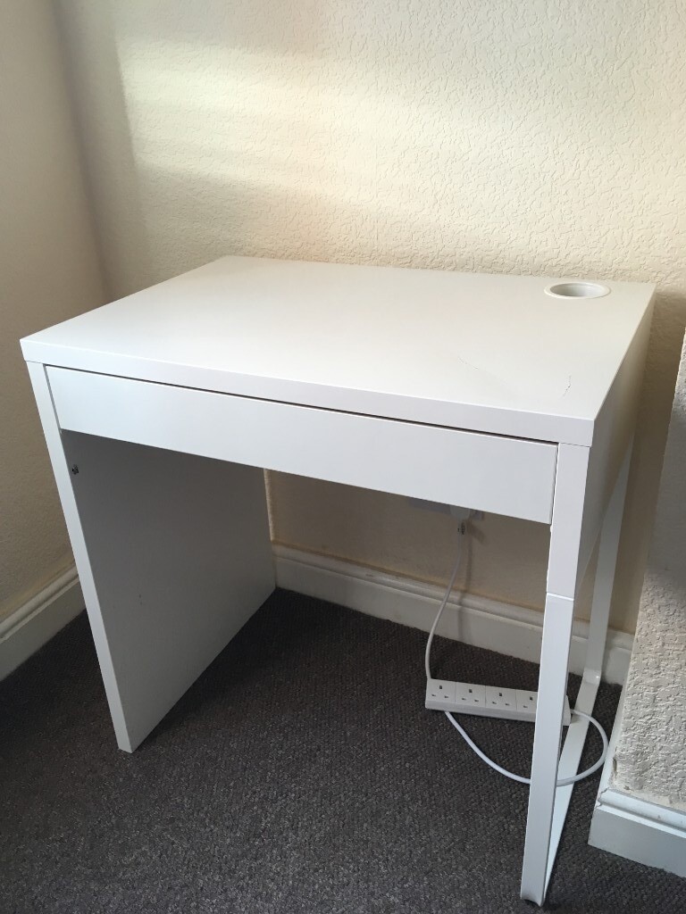 White small desk in Hall Green, West Midlands Gumtree