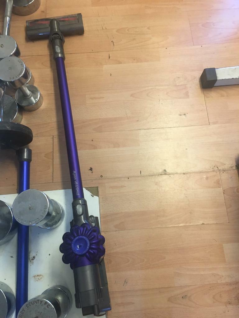 Dyson v6 cordless hoover in Bilborough, Nottinghamshire Gumtree