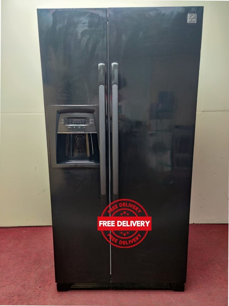 Daewoo black fridge freezer with water dispenser & ice maker (Free