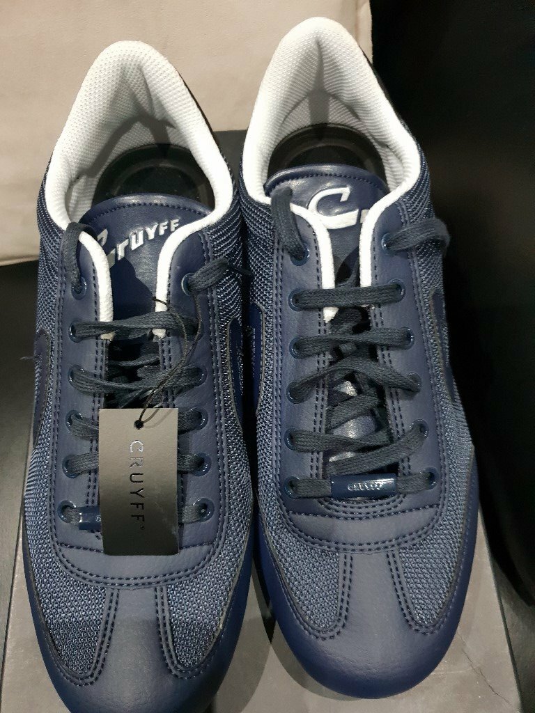 boys trainers size 9