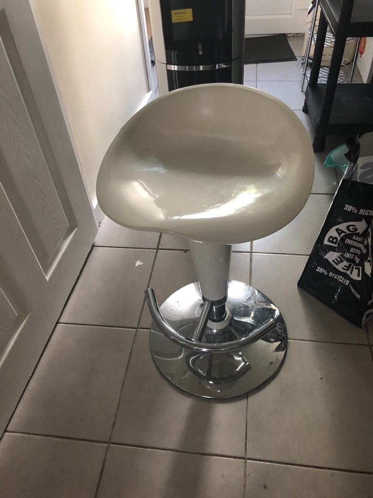 Atttactive dining room / bar / kitchen stool.(4) | in ...