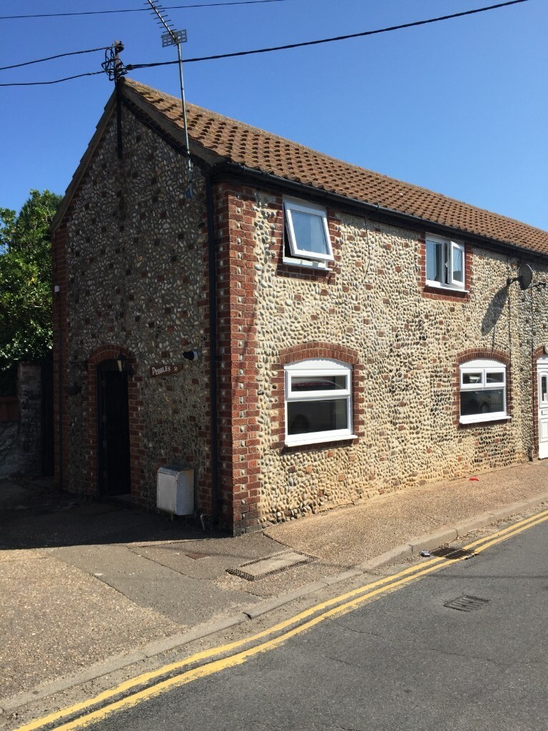 2 Bed cottage Caister in CaisteronSea, Norfolk Gumtree