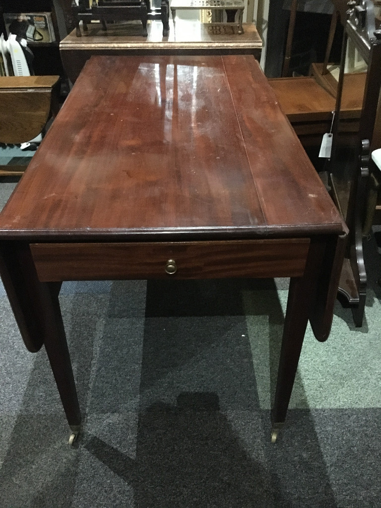 Fine Antique Victorian Mahogany Pembroke Drop Leaf Table with Drawer on