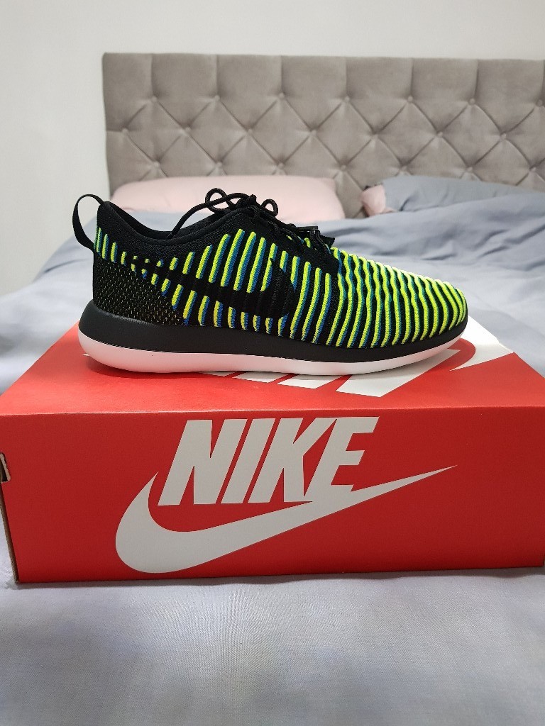 coupon code for nike roshe 2 flyknit red 84691 8628a Nike Rosherun Flyknit Dark Grey Black White Unboxing Video at Exclucity