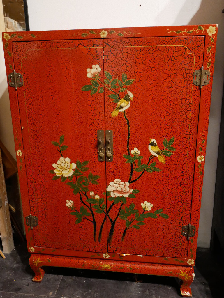 Lovely Deep Red Chinese Style Cupboard Storage Shelving Crackle