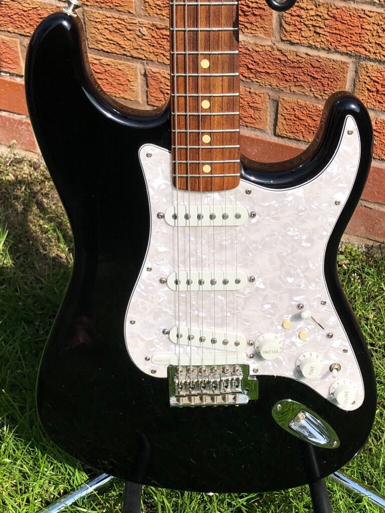 Fender GC1 Roland Ready Stratocaster factory fitted GK3 synth pickup