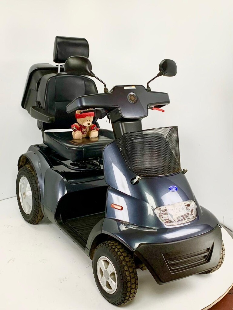 2017 TGA Breeze HD 8mph Full suspension mobility scooter in East End