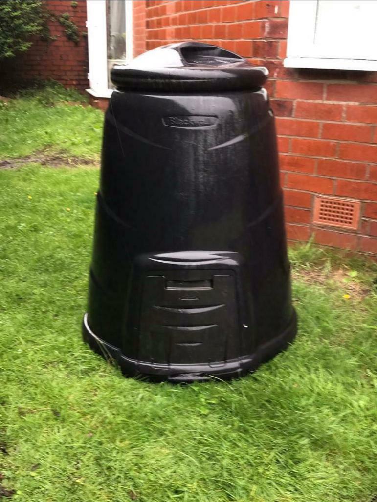 Recycled plastic garden composting bin (used) in Whitefield