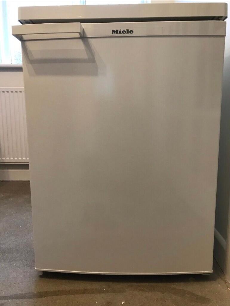 Miele under counter fridge in excellent condition in Southampton