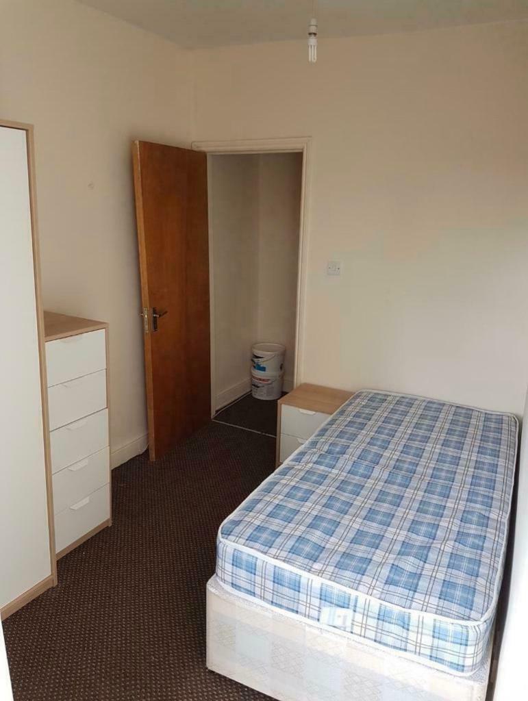 Bedroom Including Bills in Reading, Berkshire Gumtree