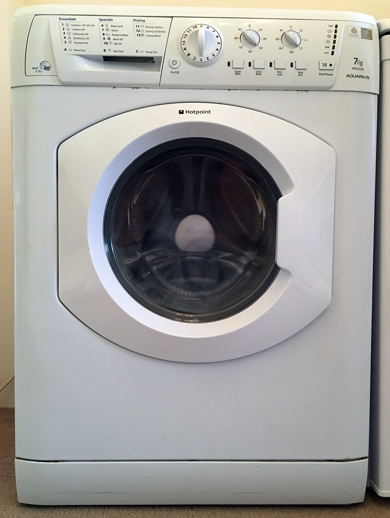 Hotpoint Aquarius 7kg load 1600 rpm spin cycle Washer/Dryer in
