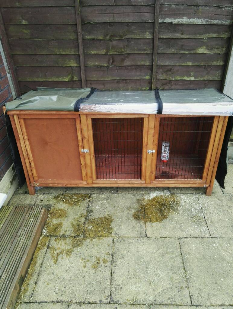 Rabbit hutch with thermal cover WILL DELIVER* in Failsworth