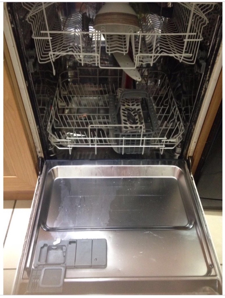 Zanussi Integrated Dishwasher ZDT6053 Price Reduced GOING TODAY OFFERS
