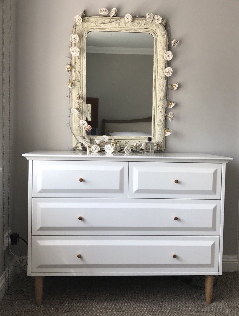 The White Company Ercol Devon 4 Drawer Chest And Wide 6
