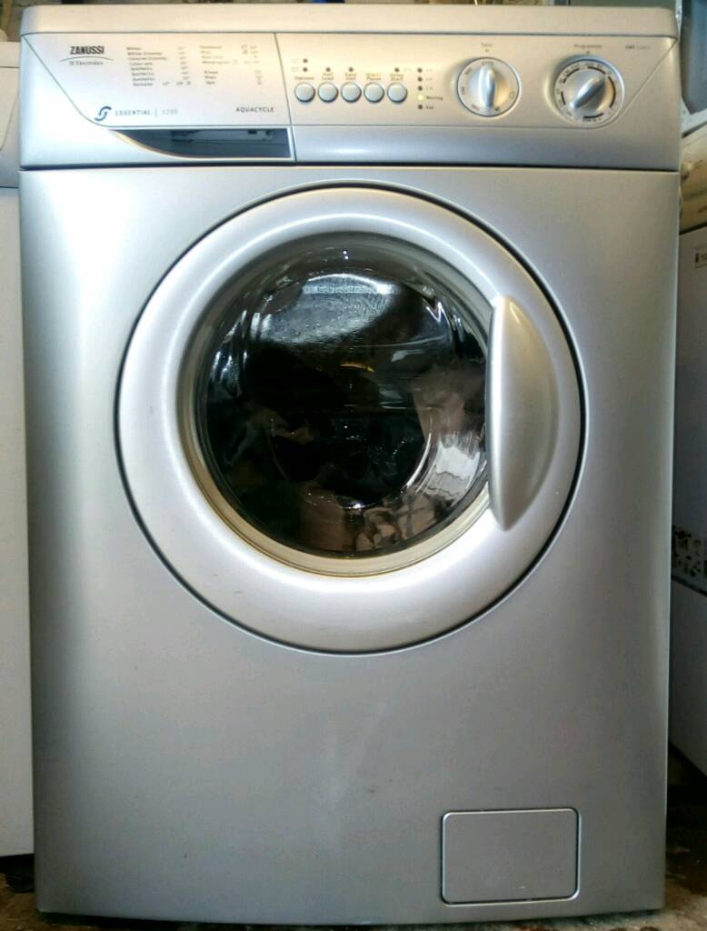 Zanussi ZWF1220S washing machine for sale. in Brierley Hill, West