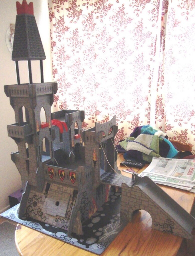 Wooden Children's Castle TOWER OF DOOM Early Learning Centre LARGE