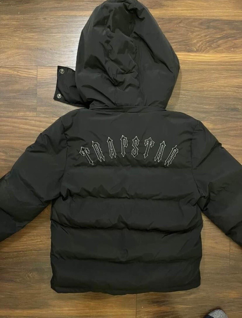 Trapstar iron gate jacket black size m in Long Eaton, Nottinghamshire