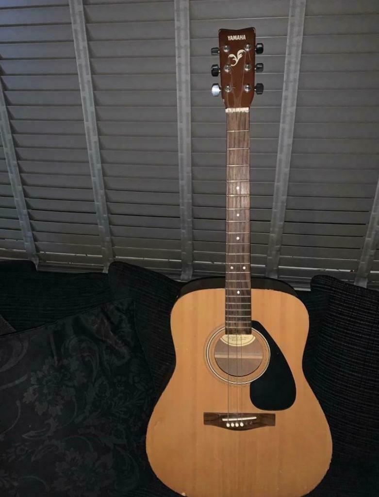 Yamaha F310 Full Size Steel String Acoustic Guitar in Aberdeen