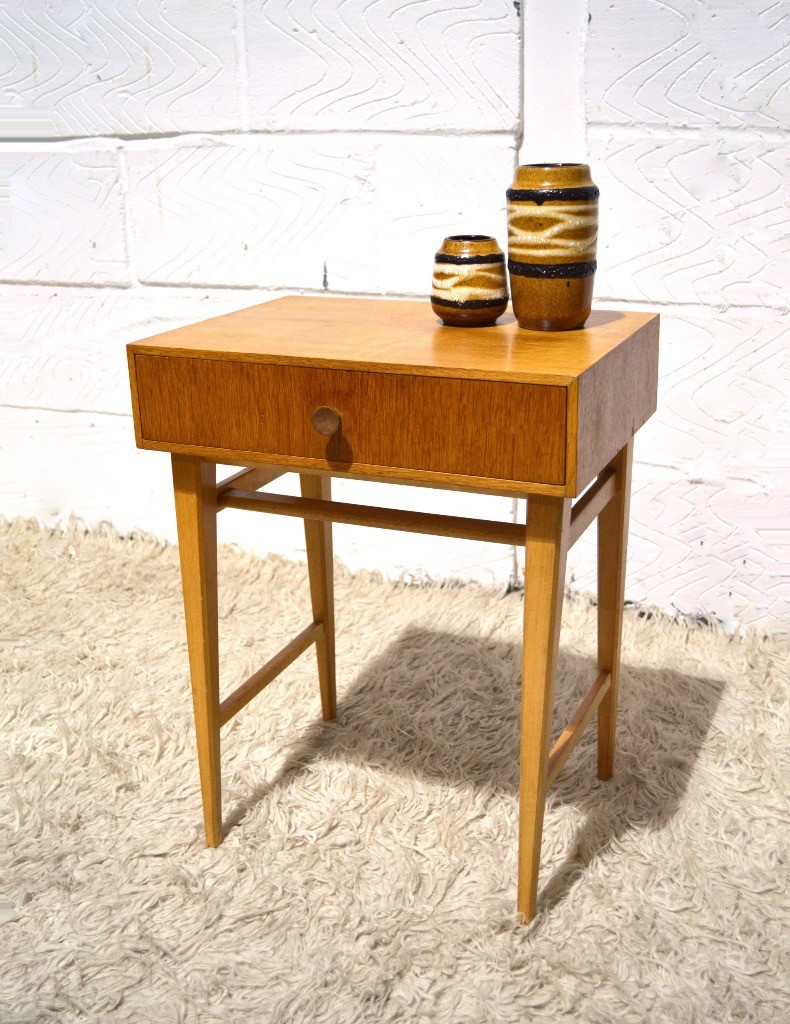 60s Charming Vintage Mid Century Retro Little Oak Side Table With