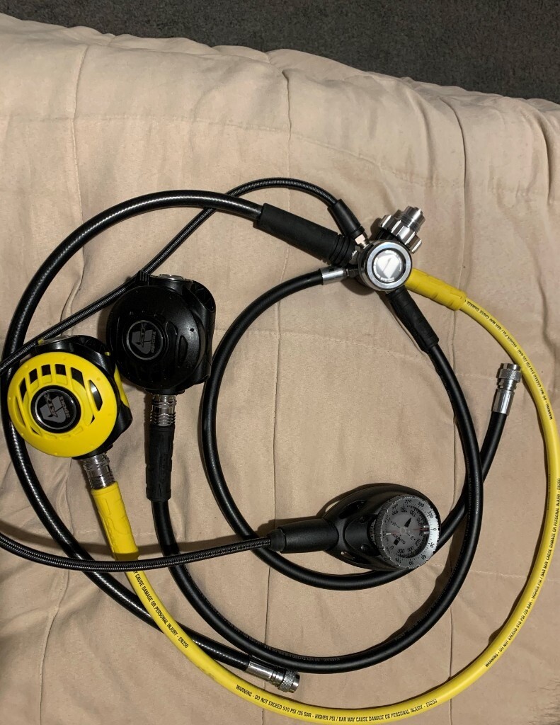 Scuba Diving Regulators Apeks ATX 40 with Suunto dive compass in