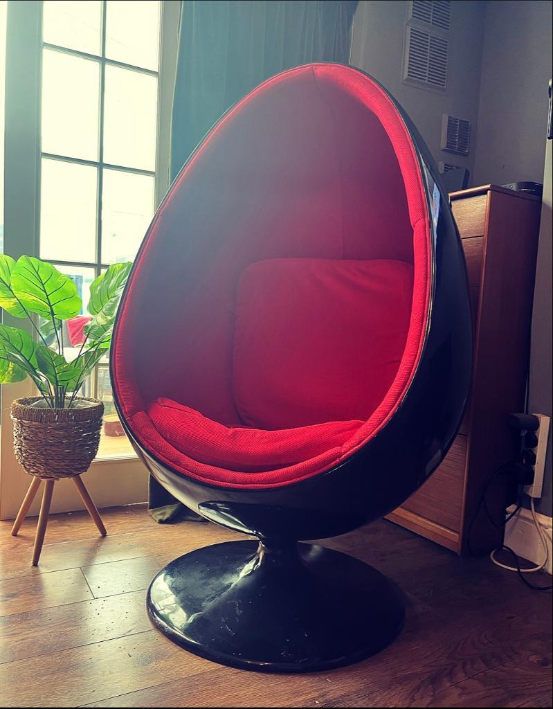 Iconic black and red vintage 1980’s fibreglass egg chair in