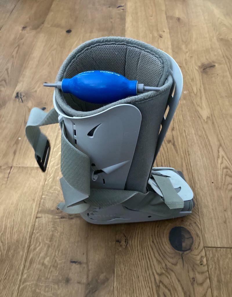 Air boot cast in Reading, Berkshire Gumtree