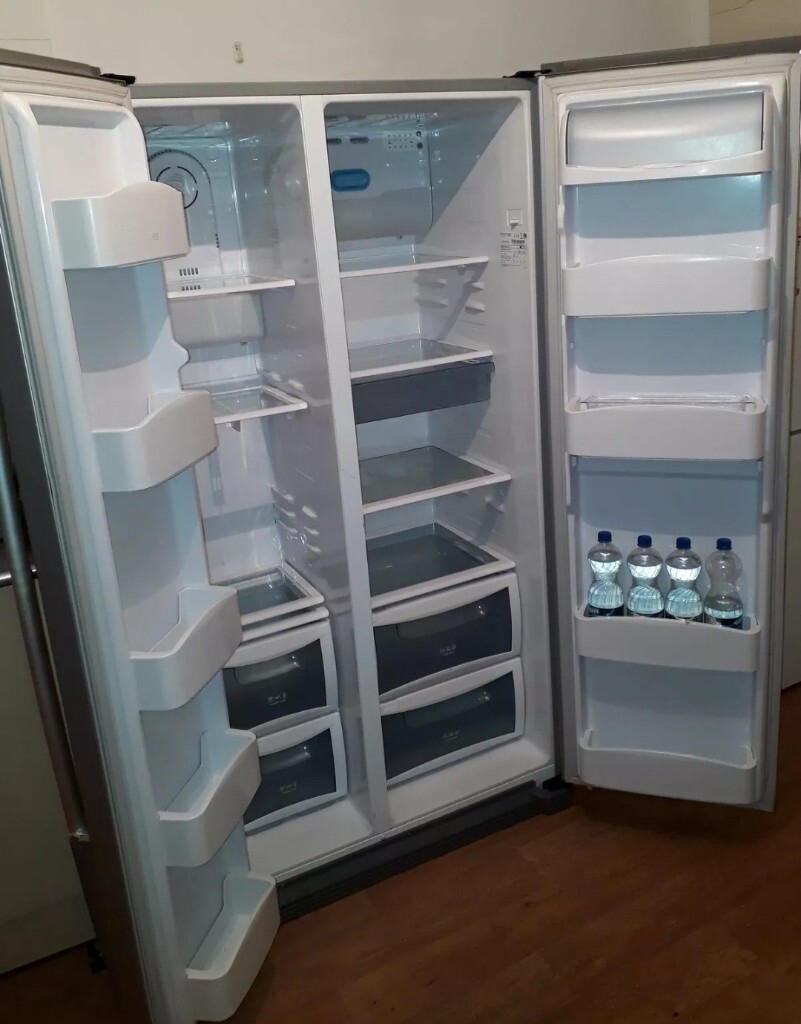 Daewoo DRS 30SMI American style double fridge freezer 618 litre capaci