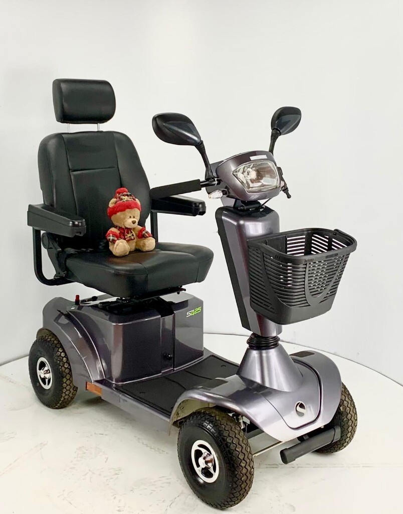 Sterling S425 allround suspension 8mph mobility scooter in East End